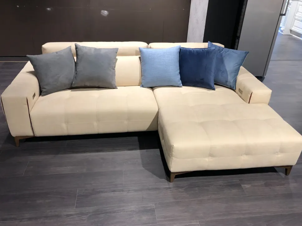 Divano Tiffany in Microfibra non sfoderabile di Egoitaliano scontato 60%