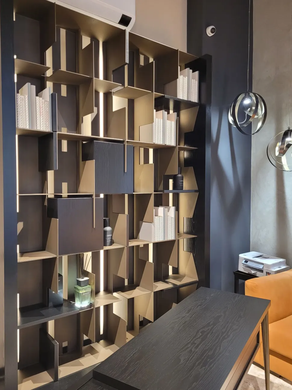 Libreria Cantori in legno scontata -40%: scopri Hong kong