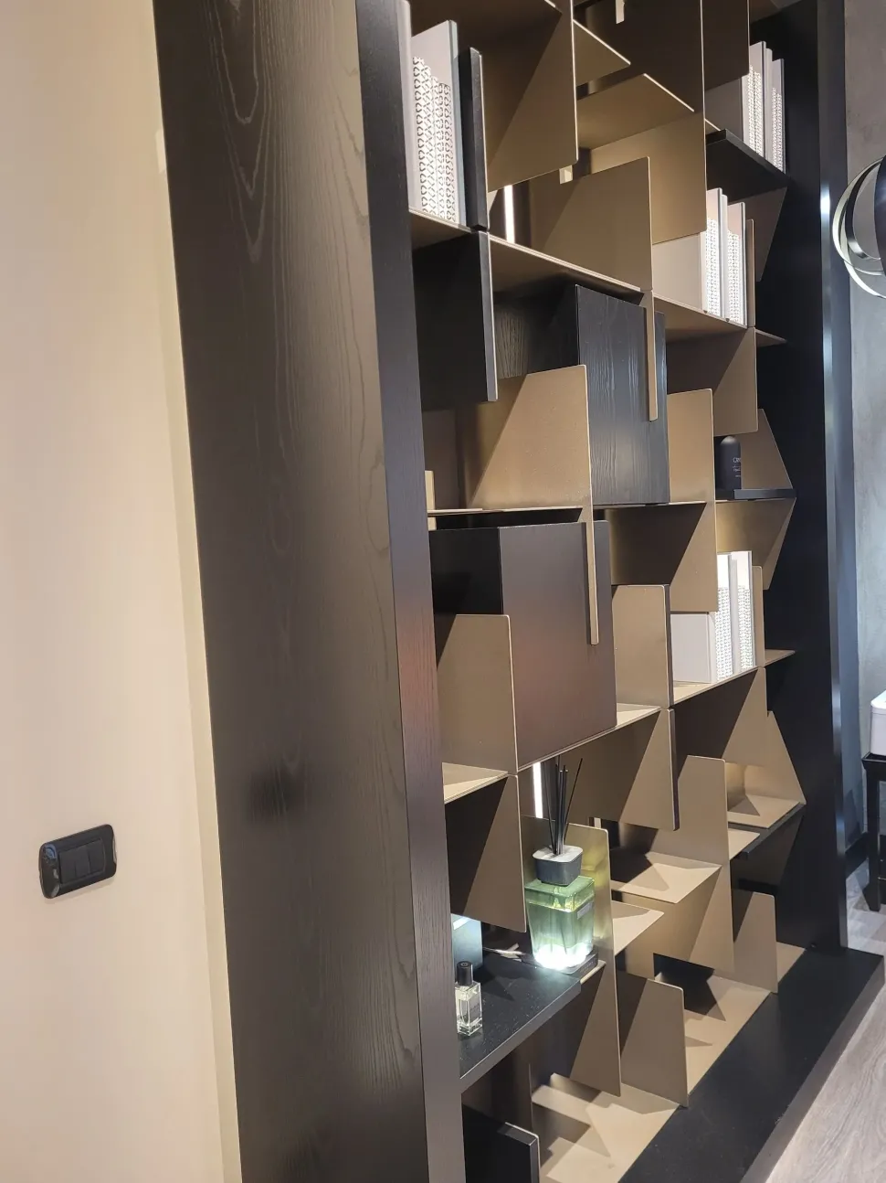 Libreria Cantori in legno scontata -40%: scopri Hong kong