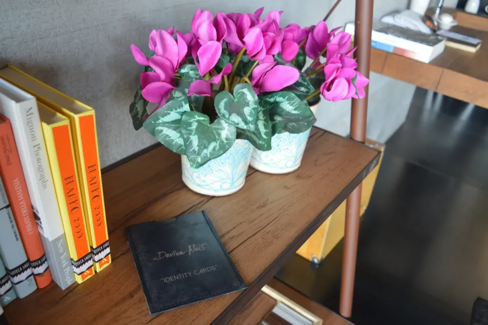 Libreria Easy in stile moderno di Devina nais in OFFERTA OUTLET