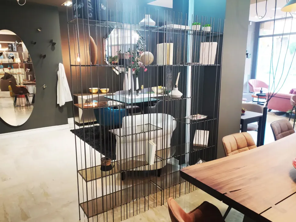 Libreria Metrica stile design di Mogg scontata del 25%