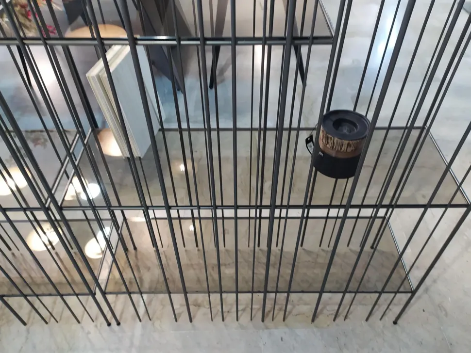 Libreria Metrica stile design di Mogg scontata del 25%