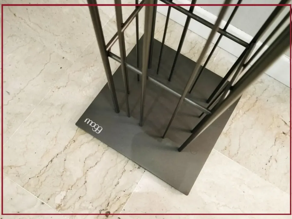 Libreria Metrica tower Mogg in stile design con forte sconto