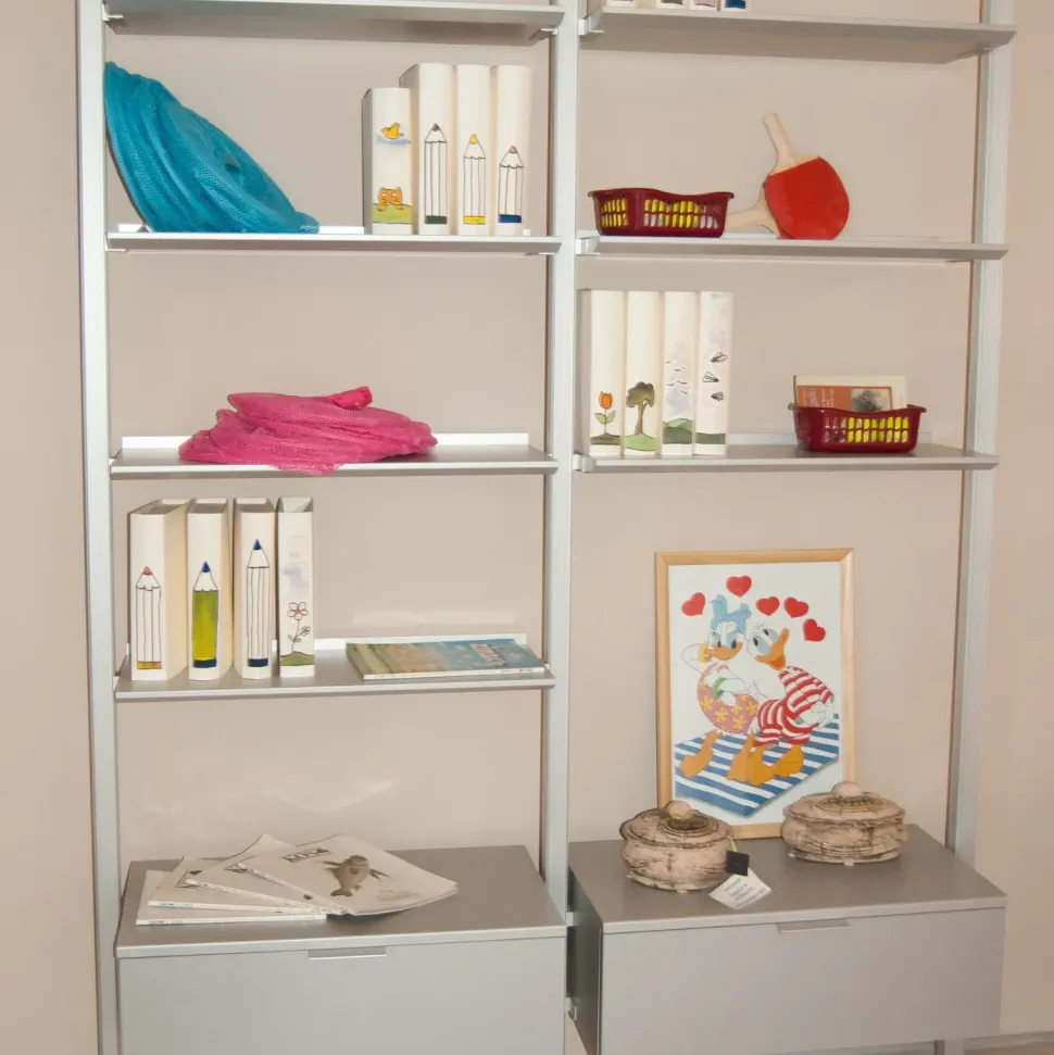 Libreria modello Libreria design moderno a parete di Calligaris a prezzo riservato