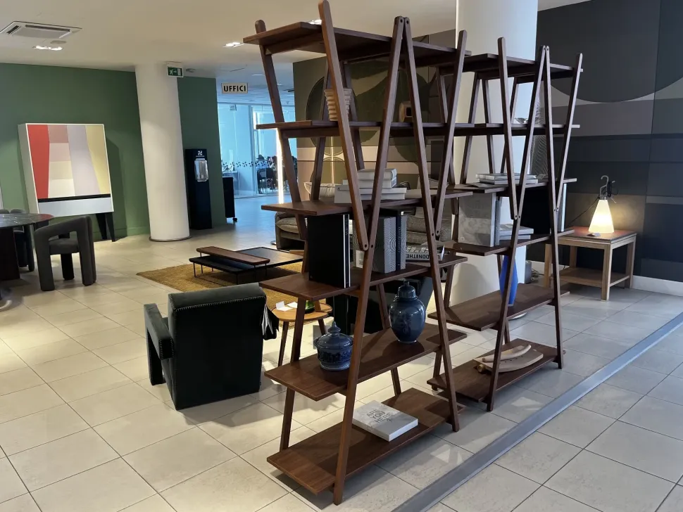 Libreria modello Nuvola rossa di Cassina a prezzo riservato