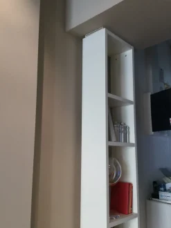 Libreria Weightless Lago in stile design con forte sconto