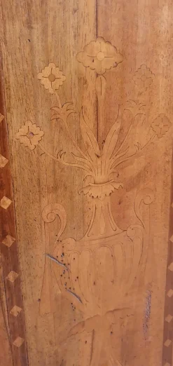 Madia Credenza in noce massello di Artigianale in stile classico scontata -53%