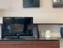 Madia di B&b italia in legno Flat a prezzo Outlet