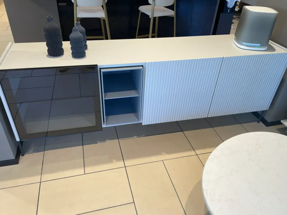 Madia di Devina nais in legno Madia zero 22 a prezzo riservato