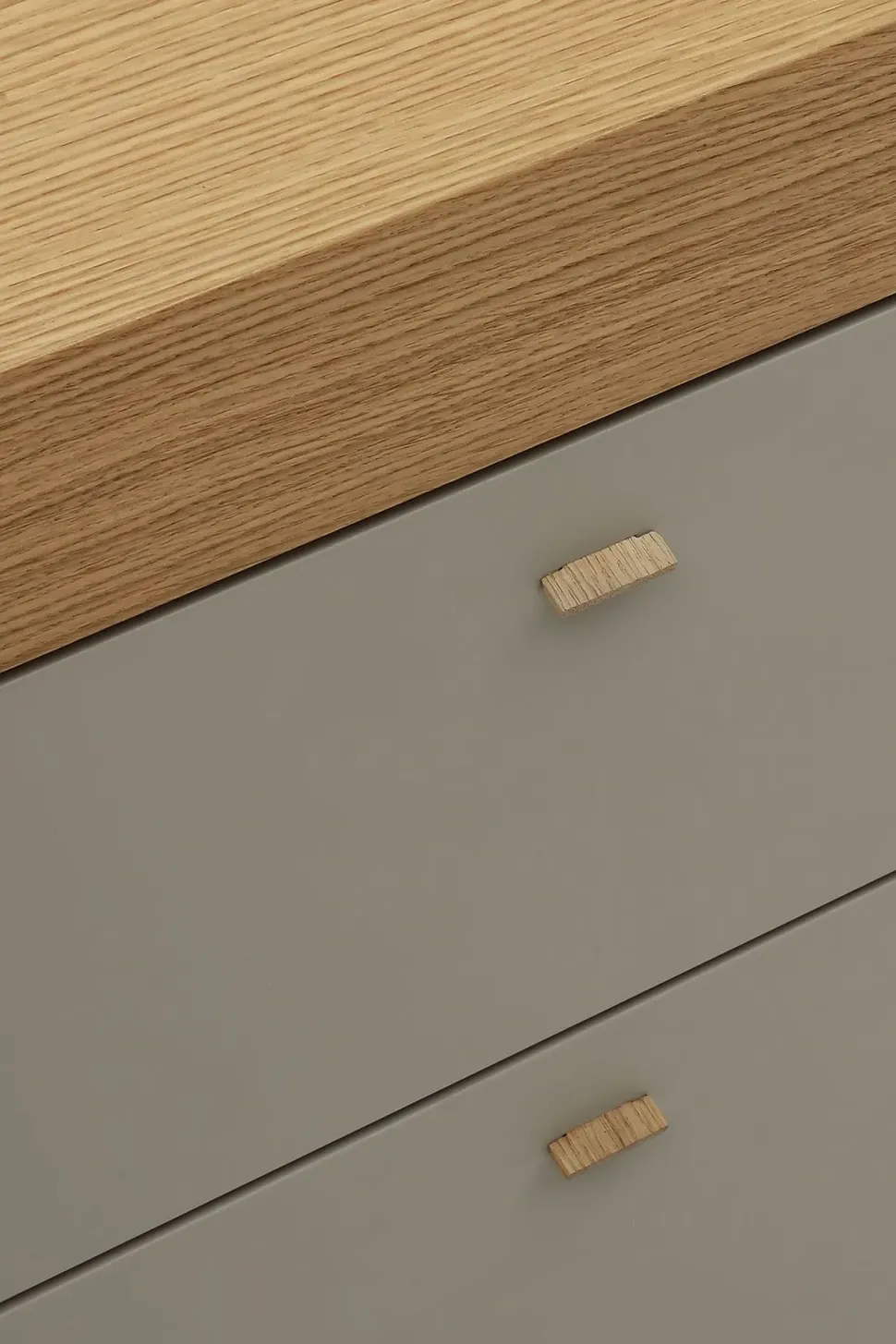 Madia di Forme’s in legno F2/form line 402 con pensili a prezzo riservato