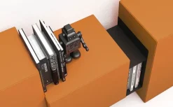 Madia di Minotti in legno Brooklyn a prezzo riservato