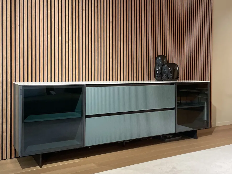 Madia di Novamobili in vetro Living 2023 in Offerta Outlet