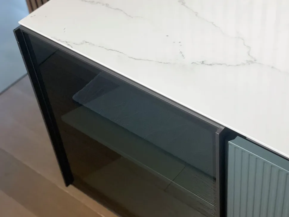 Madia di Novamobili in vetro Living 2023 in Offerta Outlet