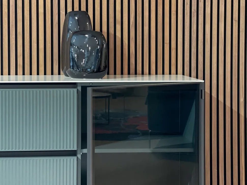 Madia di Novamobili in vetro Living 2023 in Offerta Outlet