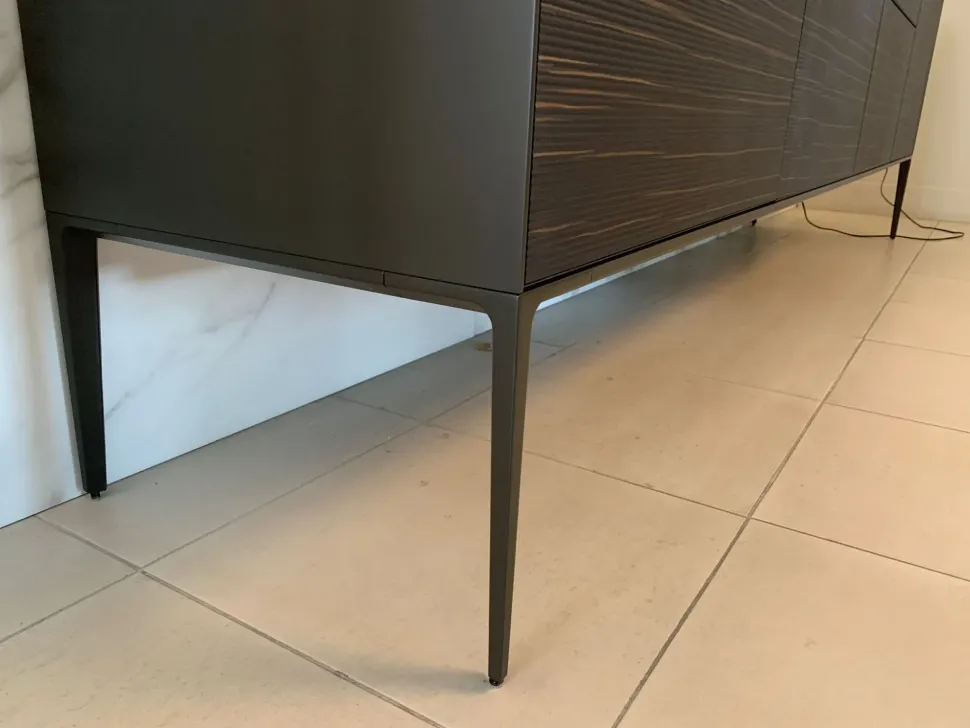 Madia di Rimadesio in laccato opaco Self bold a prezzo riservato