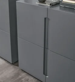 Madia di Tomasella in laccato opaco Montgomery verticale a prezzo scontato