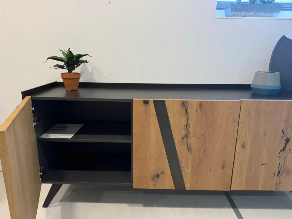 Madia in stile design Elly di Alta corte a prezzo Outlet