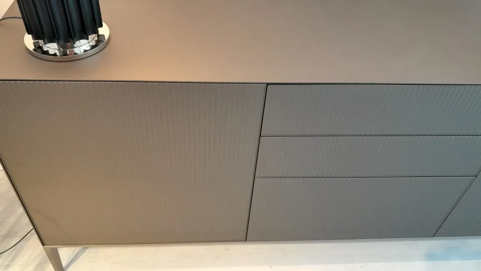 Madia in stile design Self di Rimadesio a prezzo scontato