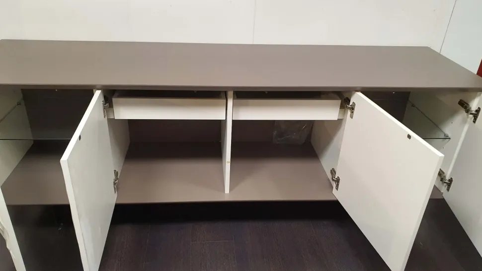 Madia in stile design Vegas di Ozzio in Offerta Outlet