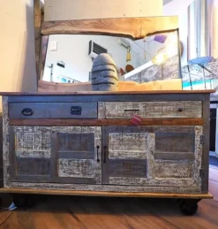 Madia in stile moderno Madia credenza industriale con ruote   di Outlet etnico a prezzo Outlet