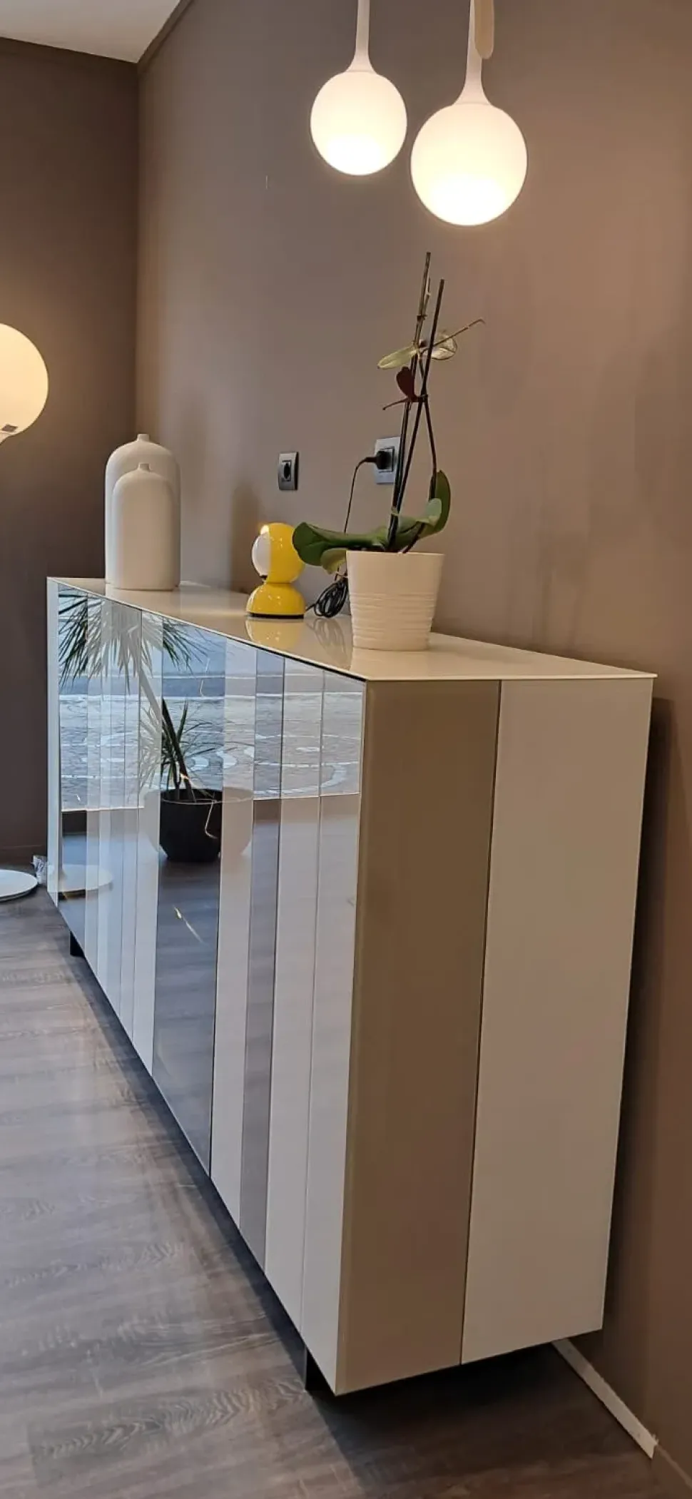 Madia in stile moderno Madia now di Lago a prezzo scontato