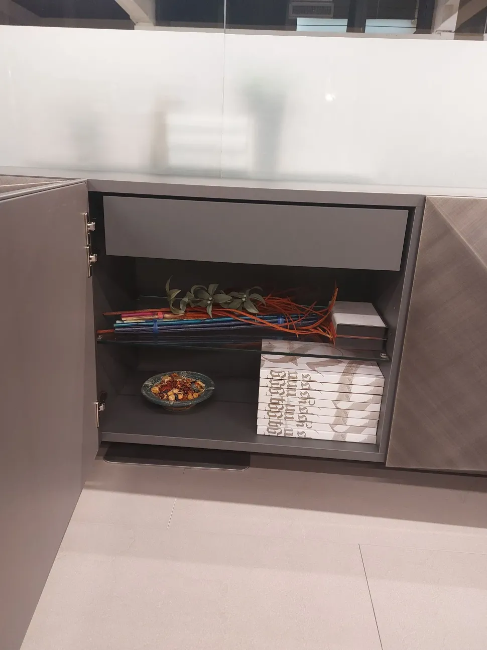 Madia Kayak di Cattelan italia in stile design scontata -25%