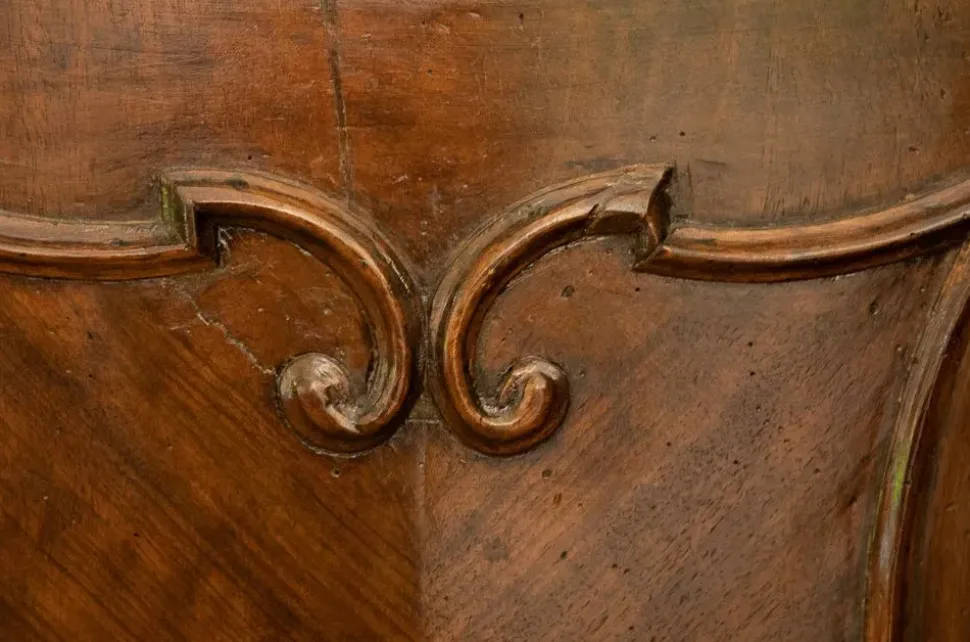 Madia Madia in noce massello antico in stile classico di Artigianale in Offerta Outlet