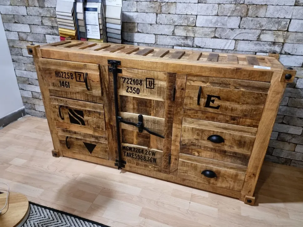 Madia Mobile industriele stile container design in stile moderno di Outlet etnico in Offerta Outlet