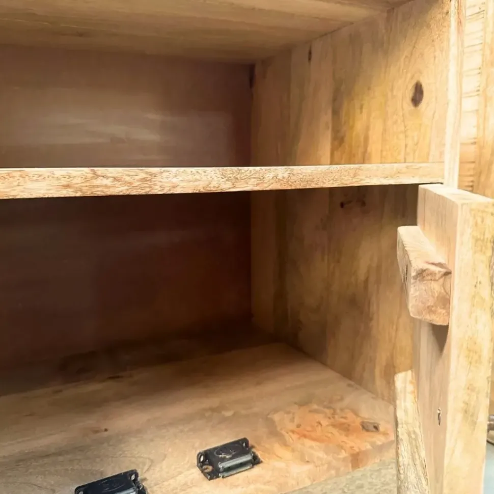 Mobile modello Porta tv mango 140 porta tv di Outlet etnico in Offerta Outlet