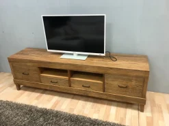 Mobile porta tv Frida di Artigianale con uno SCONTO IMPERDIBILE