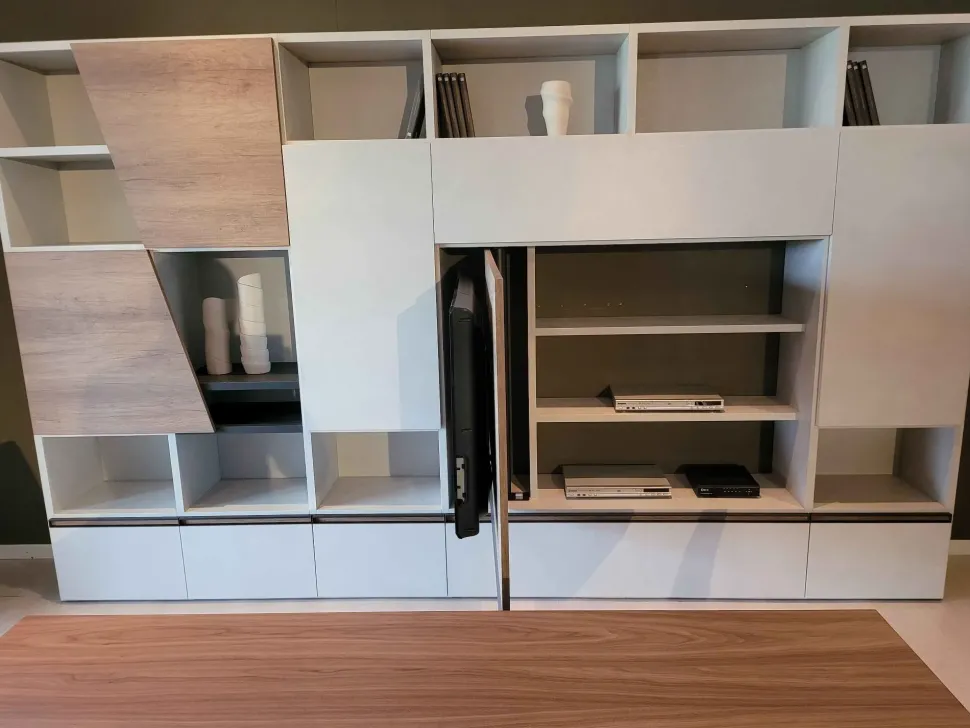 Mobile soggiorno modello Diagonal 2021 di Tomasella a PREZZI OUTLET