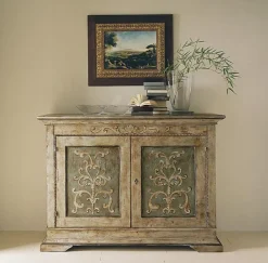 Mobile soggiorno modello Credenza  laccata stile fiorentino in promo-sconto del 50% di Artigianale a prezzo scontato