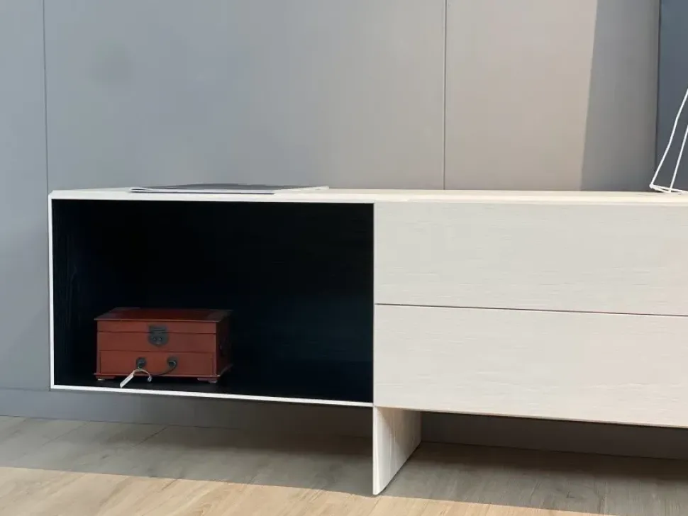 Mobile soggiorno modello Tetrami di B&b italia a PREZZI OUTLET