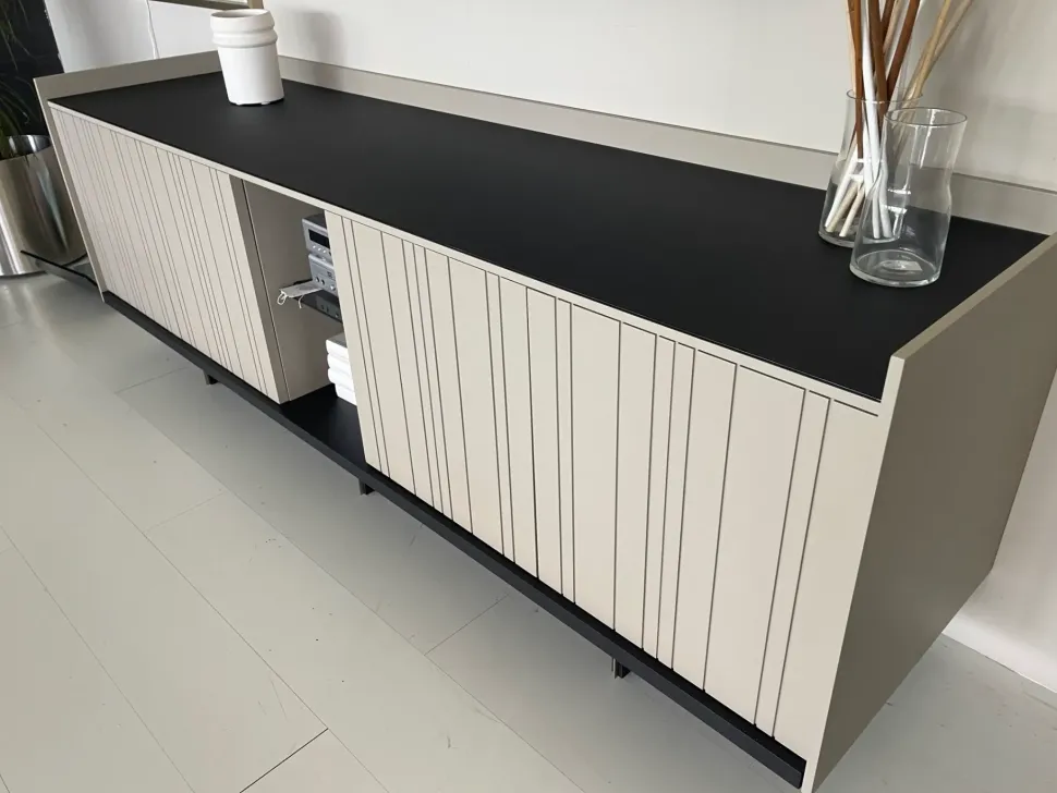 Mobile soggiorno modello Madia dee dee s di Fontana arte in Offerta Outlet