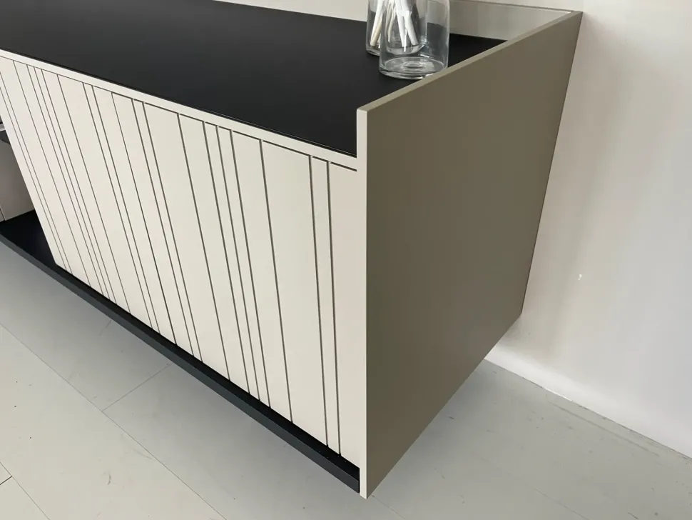 Mobile soggiorno modello Madia dee dee s di Fontana arte in Offerta Outlet