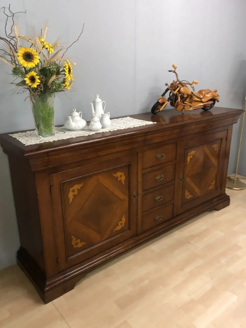 Offerta Outlet: Madia Intarsio Classica Artigianale, ideale per arredare interni!