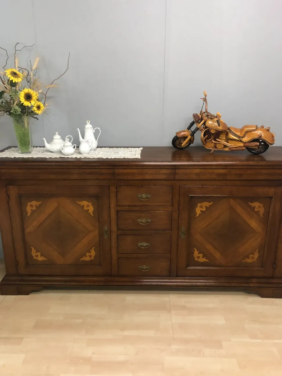 Offerta Outlet: Madia Intarsio Classica Artigianale, ideale per arredare interni!