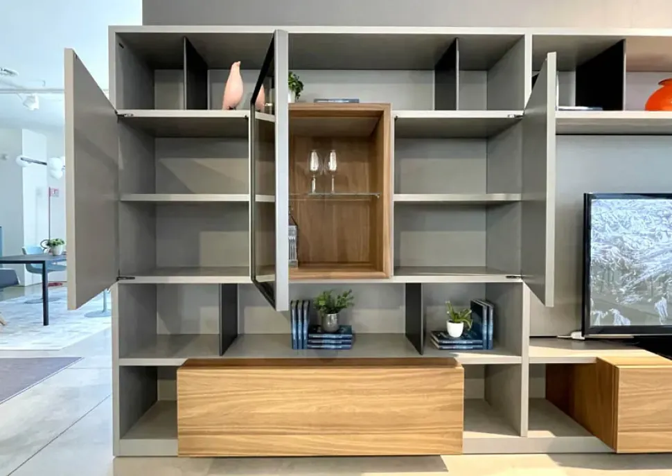 Parete attrezzata 505 up system della marca Molteni & c con un ribasso esclusivo