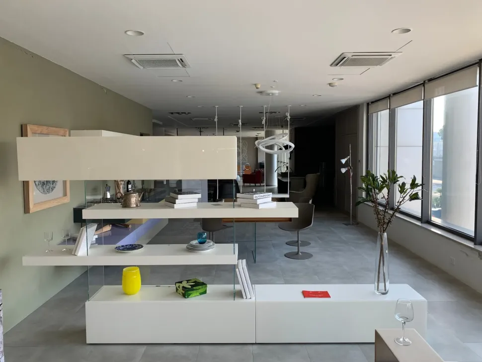 Parete attrezzata Air storage del brand Lago con un ribasso esclusivo