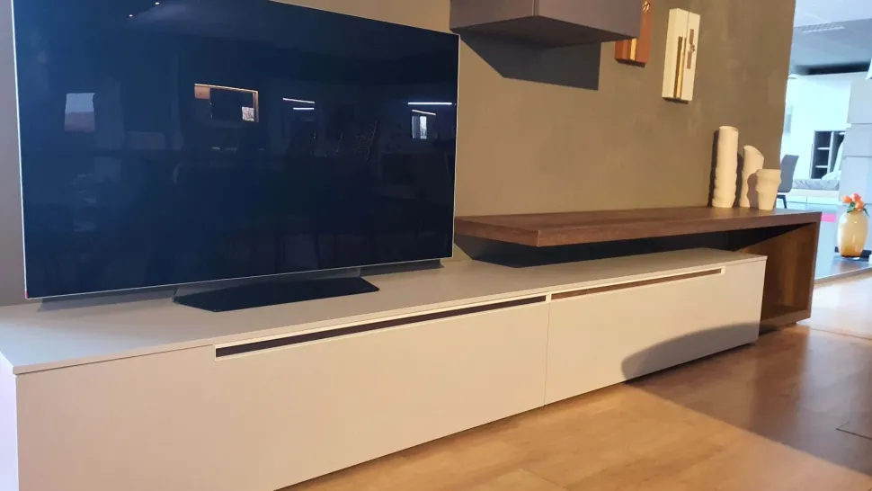 Parete attrezzata Atlante 2022 Tomasella in stile design a prezzo ribassato