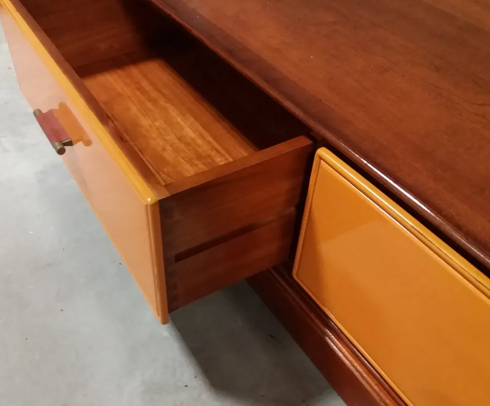 Parete attrezzata Composizione b di Artigianale in OFFERTA OUTLET