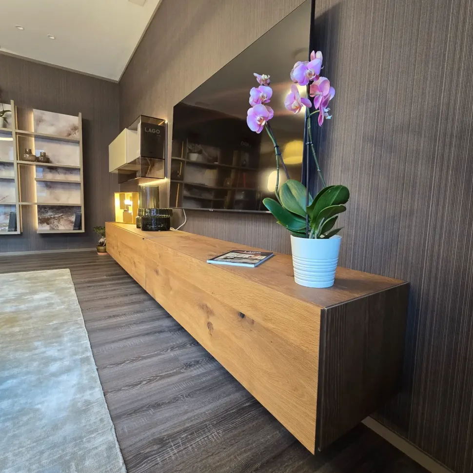 Parete attrezzata Composizione 36e8 Lago in stile design a prezzo scontato