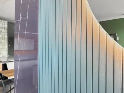 Parete attrezzata Entrata blu con specchio di Mobilgam scontata del 35%