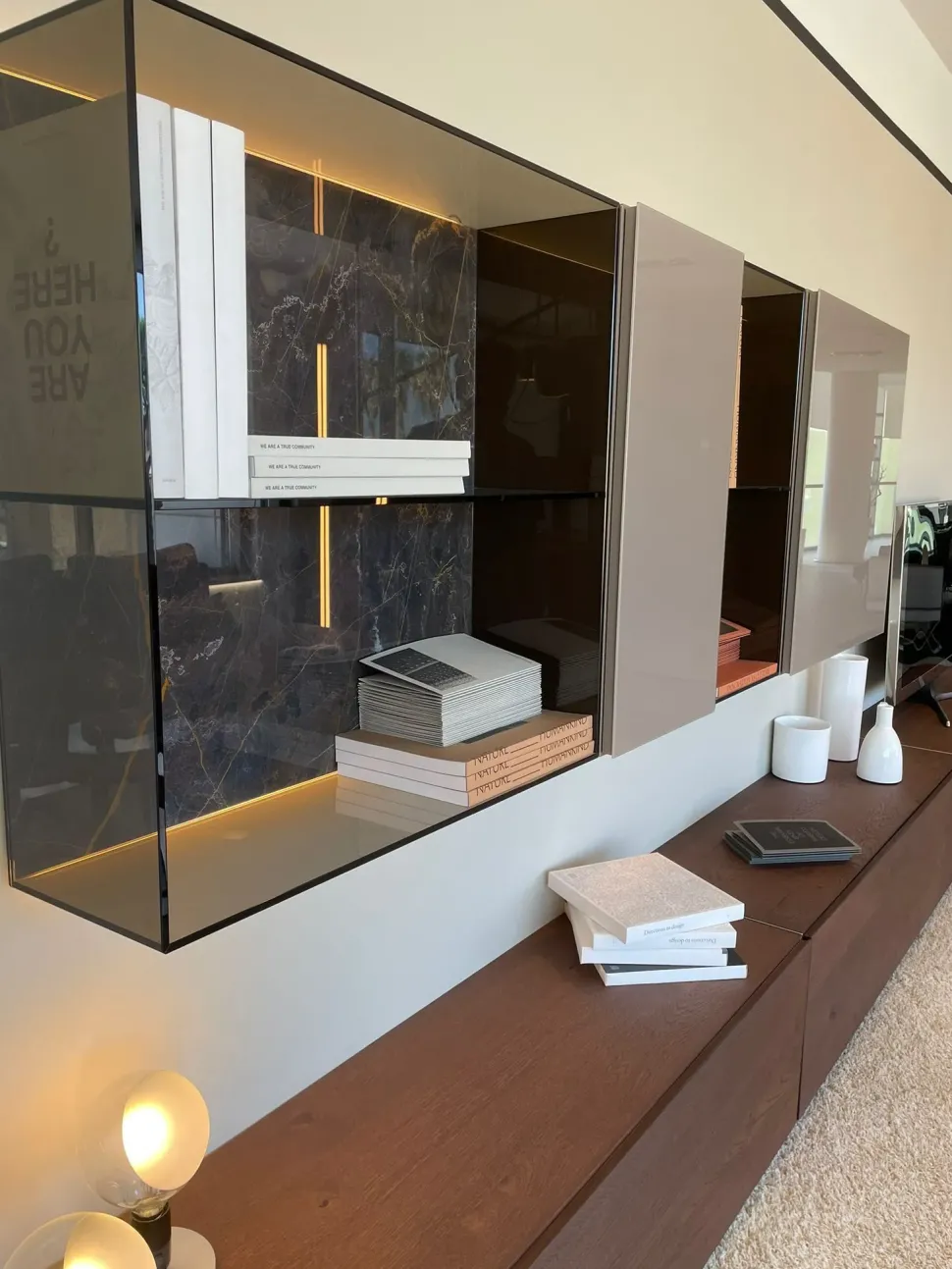 Parete attrezzata in stile moderna 36e8 di Lago in Offerta Outlet