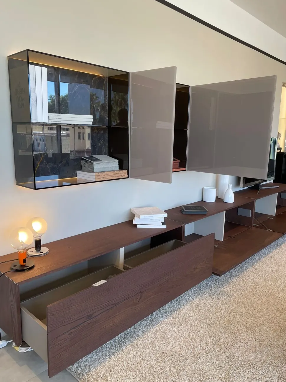 Parete attrezzata in stile moderna 36e8 di Lago in Offerta Outlet