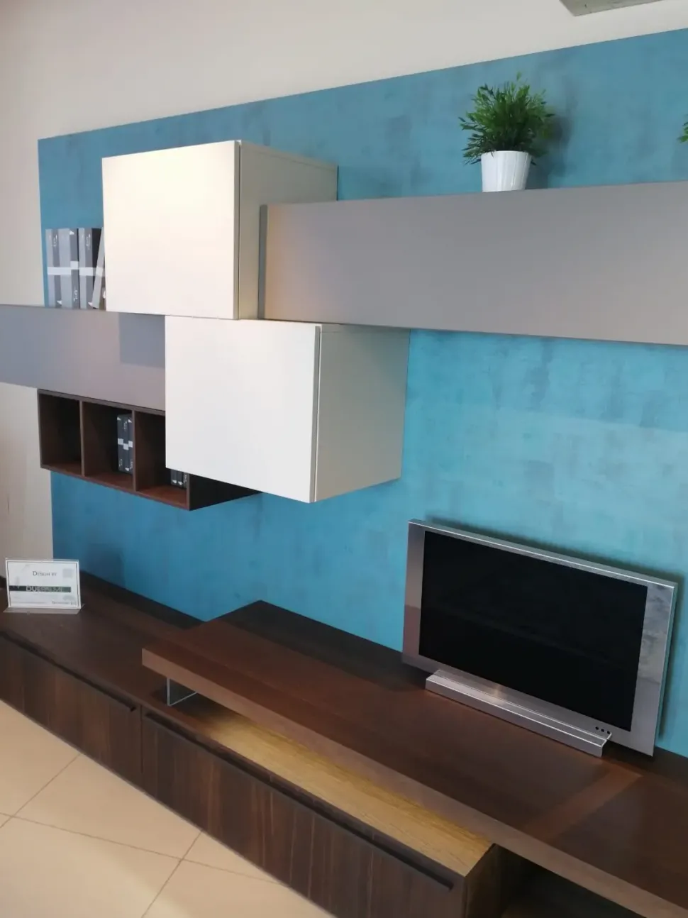 Parete attrezzata in stile moderno Sangiacomo in legno Offerta Outlet