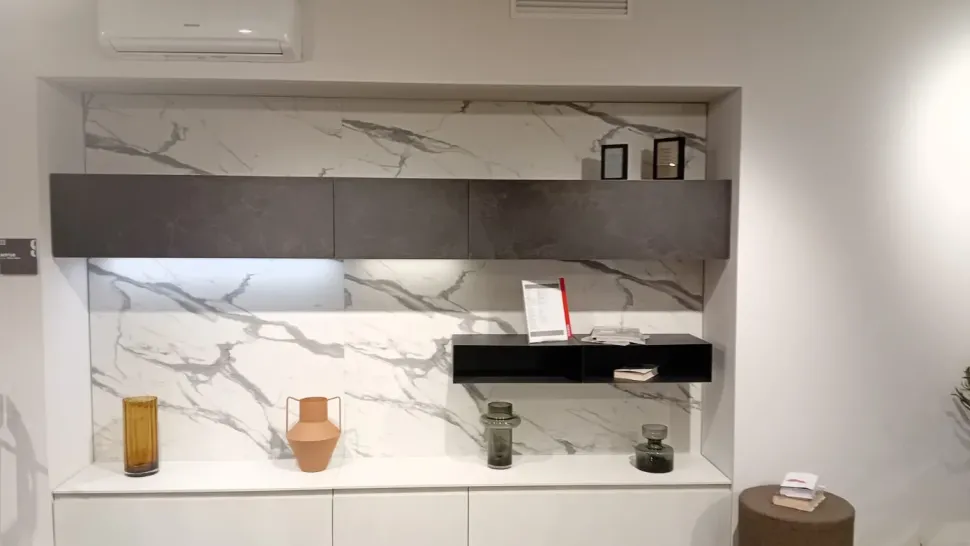 Parete attrezzata Motus living Scavolini in stile moderna a prezzo ribassato