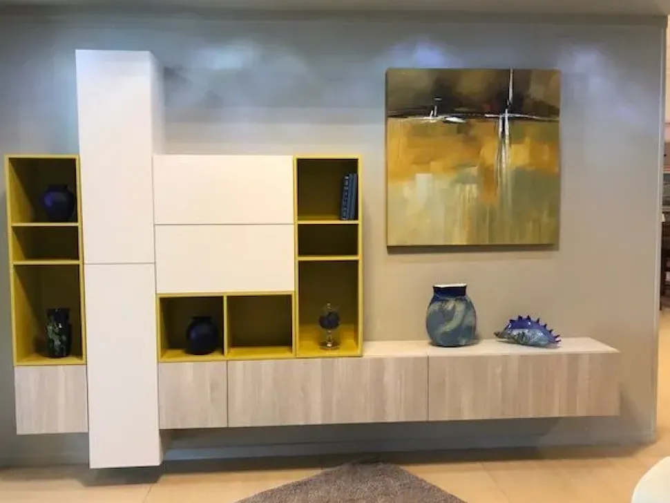 Parete attrezzata Replay del marchio Villanova con un ribasso esclusivo