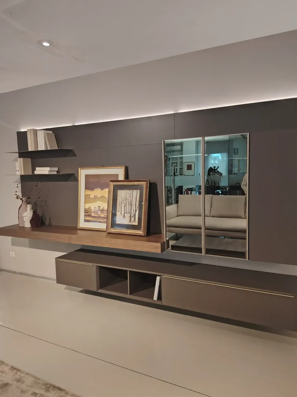 Parete attrezzata Spazio Pianca in stile moderna a prezzo ribassato