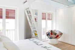 Poltrona con seduta estraibile Huggy Lago a prezzo scontato